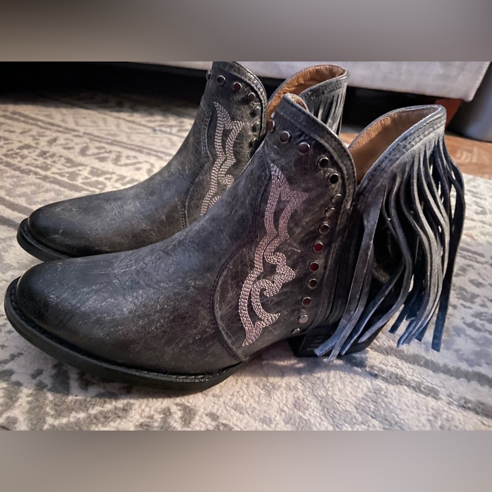 Grey fringe booties- New with tags!